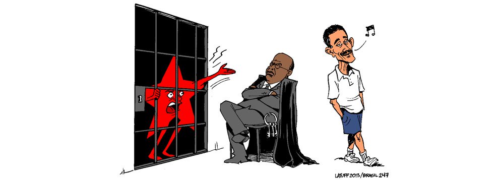 Enquanto o presidente do Supremo, Joaquim Barbosa, manda prender os petistas condenados na Ação Penal 470, o ex-deputado Roberto Jefferson continua livre, leve e solto, como lembra o cartunista Carlos Latuff