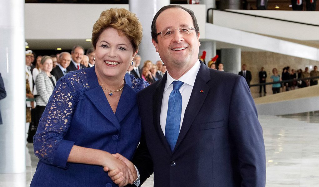 Em coletiva de imprensa, presidente Dilma Rousseff afirmou que o Brasil e a França mantêm cooperação cujo conteúdo e profundidade a tornam única; os dois presidentes discutiram diversos assuntos, entre eles as armas químicas da Síria e espionagem dos EUA