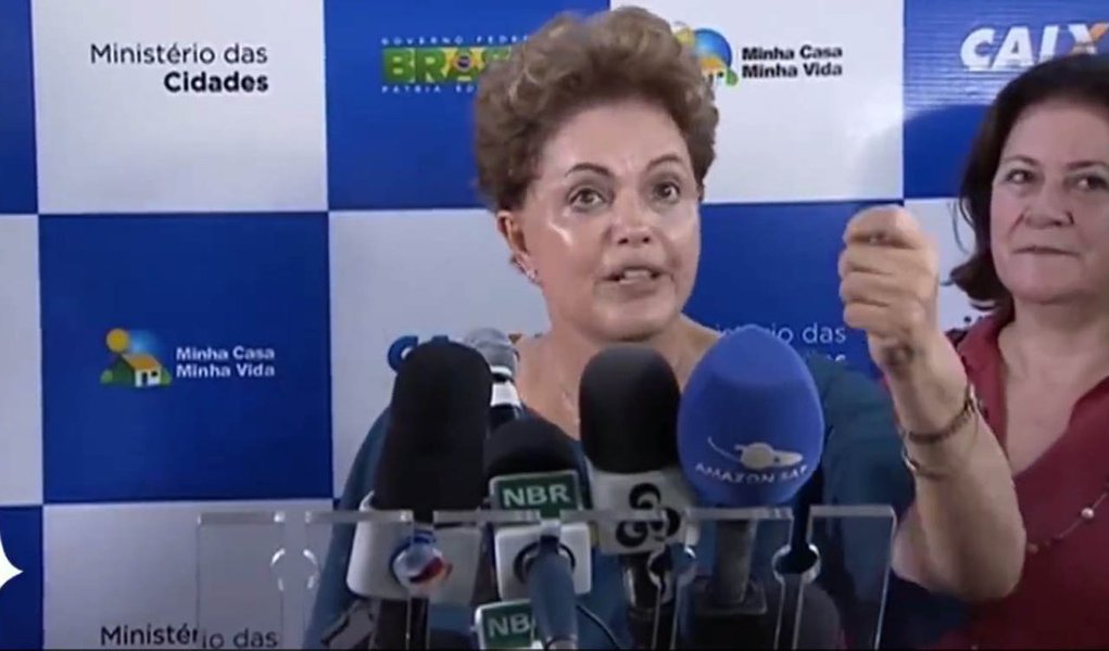 A presidente Dilma Rousseff defendeu em sua página no Facebook o direito à "livre manifestação"; no dia em que vários protestos pedem sua retirada ilegítima do poder, Dilma lembrou que durante sua juventude, quem se manifestava "ia diretamente para a cadeia ou era chamado de subversivo e nomes piores"; "Neste país, nós temos o direito de manifestar", afirmou; presidente destacou, entretanto, respeito à ordem; "O que não temos o direito é de ser violentos. Sabemos que isso não pode acontecer", disse a presidente