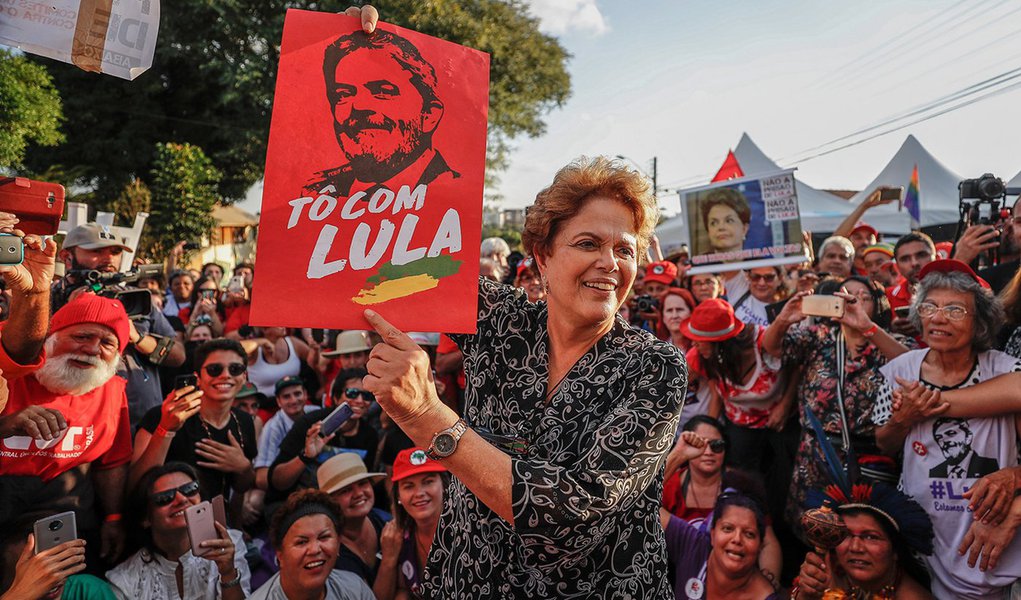 Dilma: se aqui houvesse direitos humanos, Lula não estaria preso
