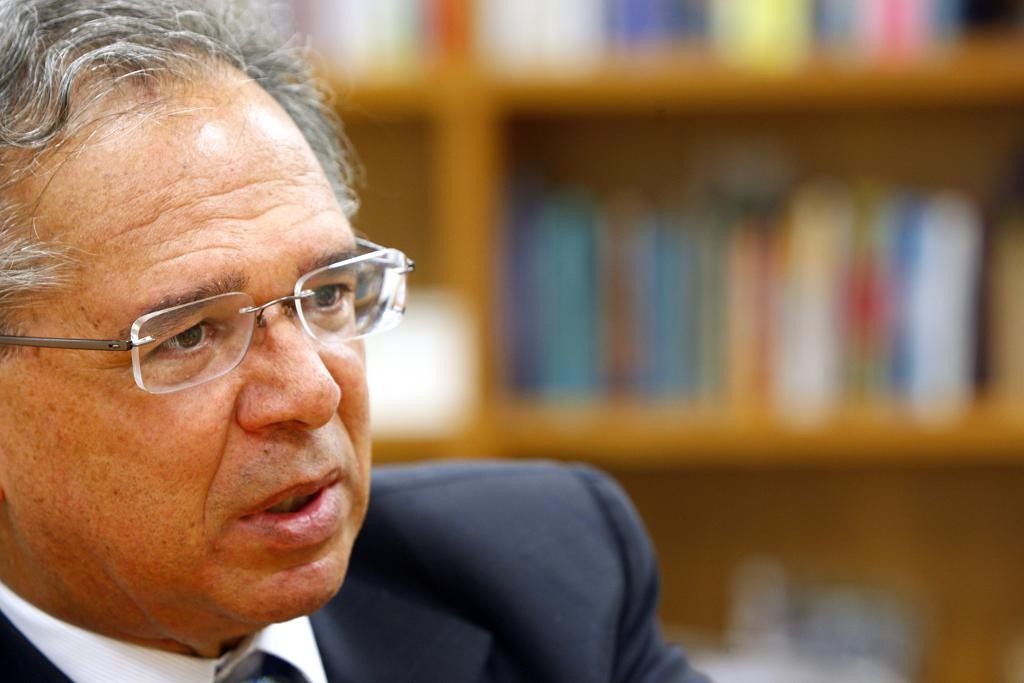 Economista de Bolsonaro quer a volta da CPMF e IR igual para pobres e ricos