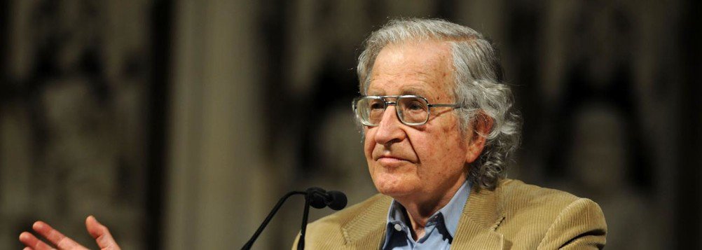 Chomsky: governos progressistas erraram ao serem tolerantes com mídia golpista
