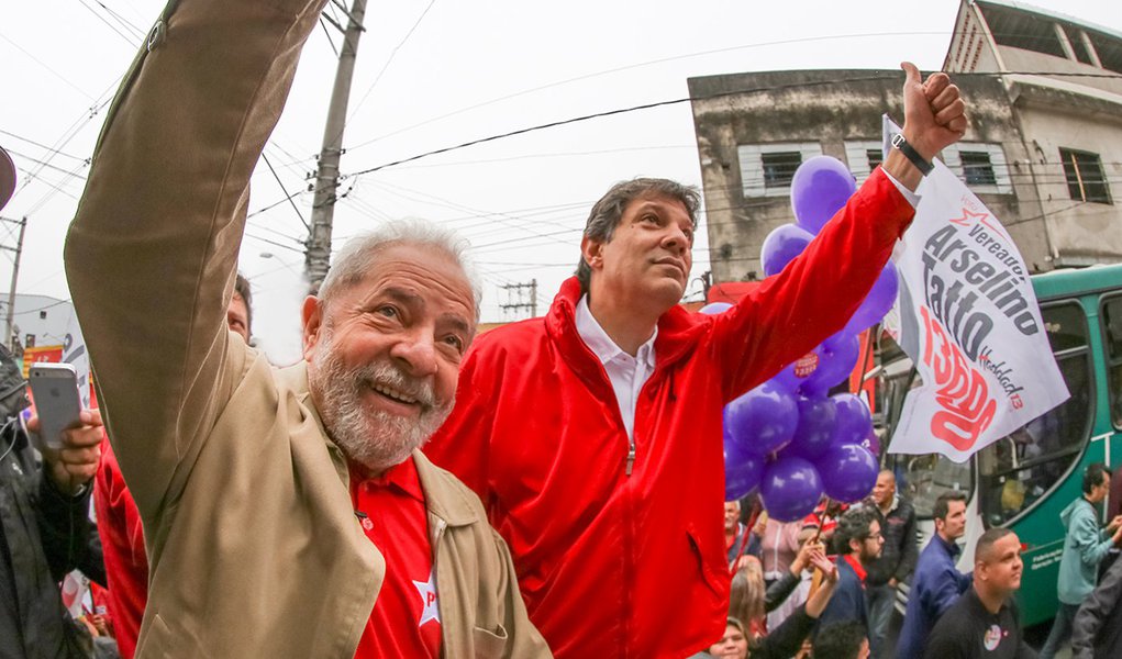 Em nova censura, TSE suspende propaganda de Haddad com apoio de Lula