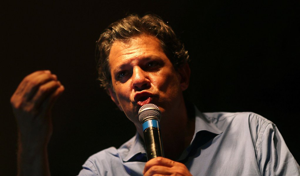 ‘Violência que Bolsonaro verbaliza me causa medo’, afirma Haddad