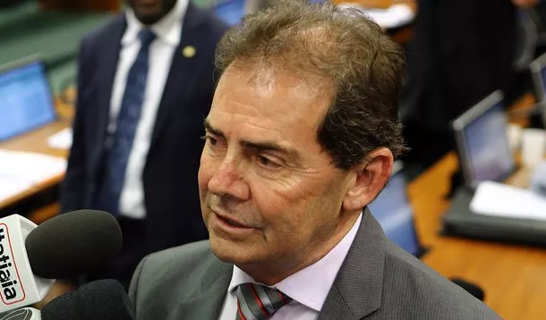 Relator propõe transformar PL da anistia em “dosimetria” e admite rever pena de Bolsonaro