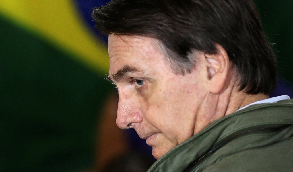 Primeira semana de Bolsonaro eleito foi um pesadelo para o país