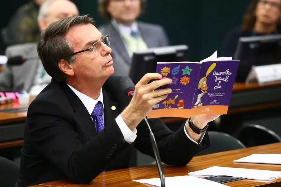 Bolsonaro e suas contradições: um neototalitarismo?