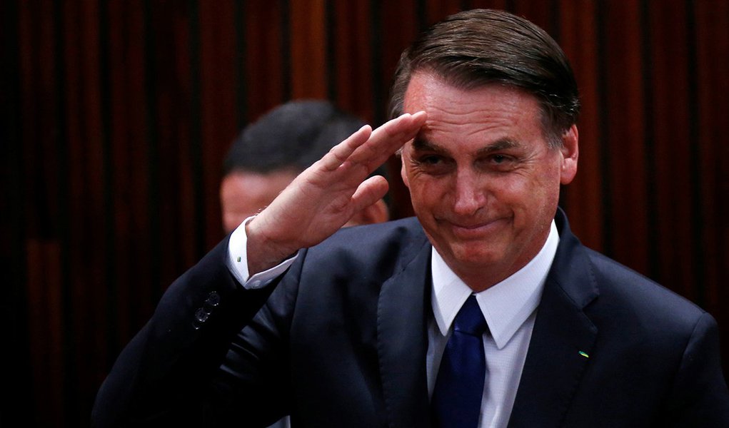 Bolsonaro está no 'caminho certo' para 75% dos brasileiros, diz Ibope