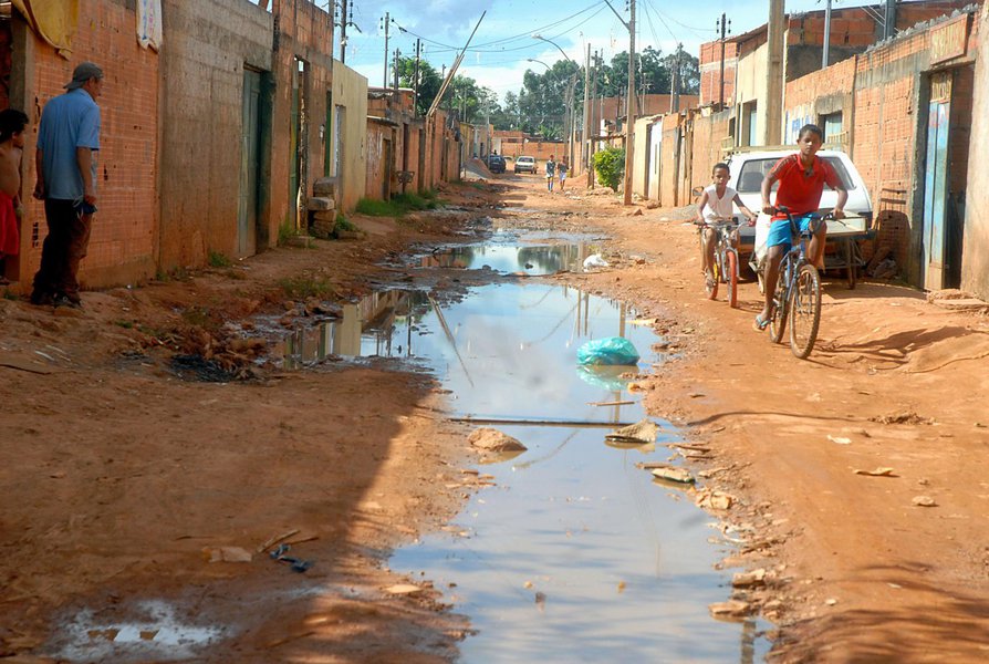 Puxada pelo Brasil, extrema pobreza na América Latina tem pior índice em dez anos