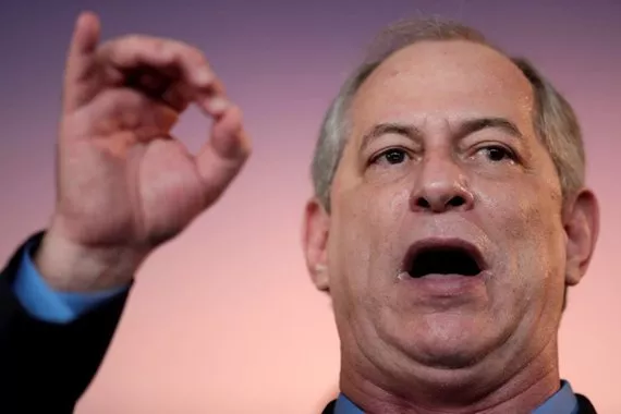 Em Fortaleza, Ciro Gomes nega apoio ao PT, que disputa contra a extrema-direita