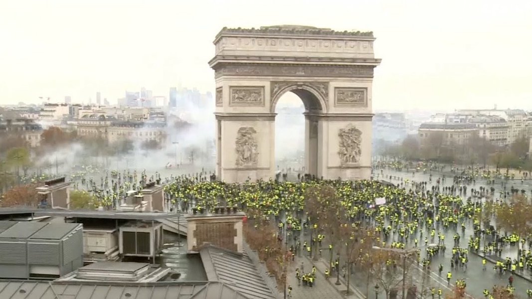 Coletes amarelos: Uma raiva explosiva em todo território francês