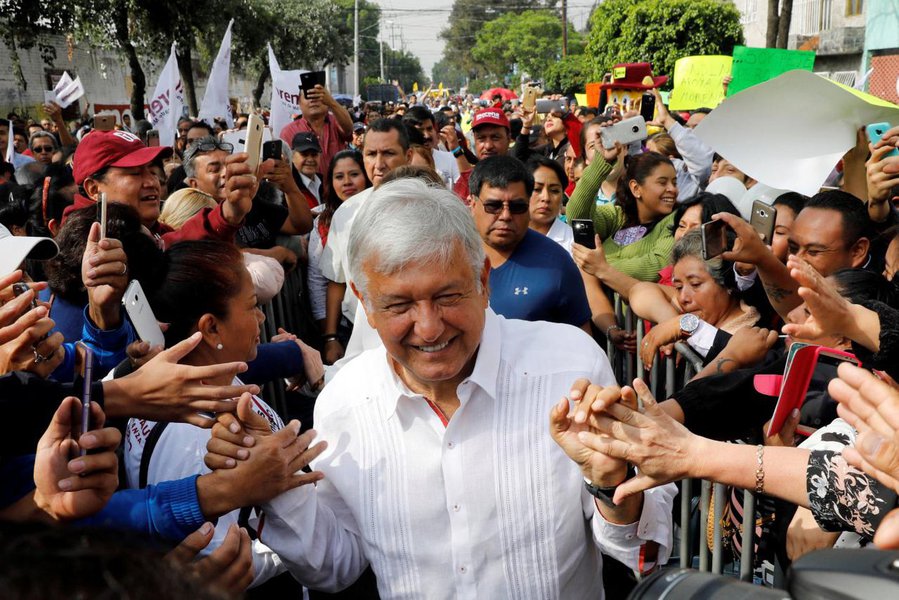López Obrador anuncia gabinete composto por sete mulheres e nove homens