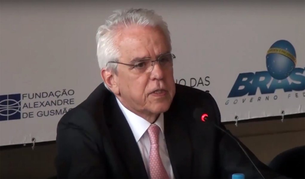 Futuro presidente da Petrobrás reduz o papel da empresa e elogia Pedro Parente