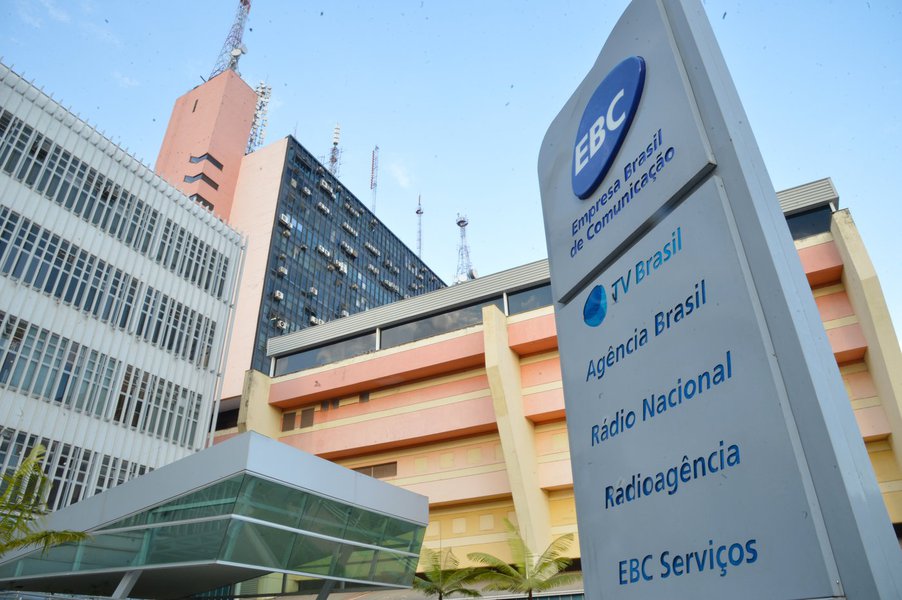 Bolsonaro troca comando da EBC para criar a 'TV Bolsonaro'