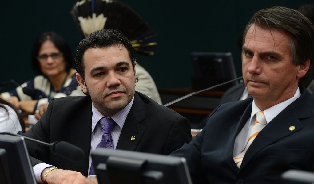 Bolsonaro não punirá Feliciano, que pediu impeachment de Mourão
