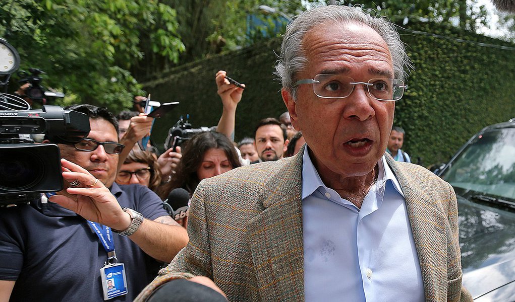 Paulo Guedes descarta renegociação de dívida pública