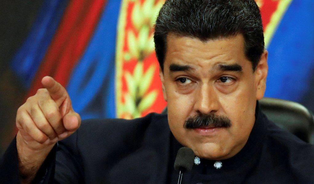 Maduro acusa Colômbia de planejar atentado para matá-lo