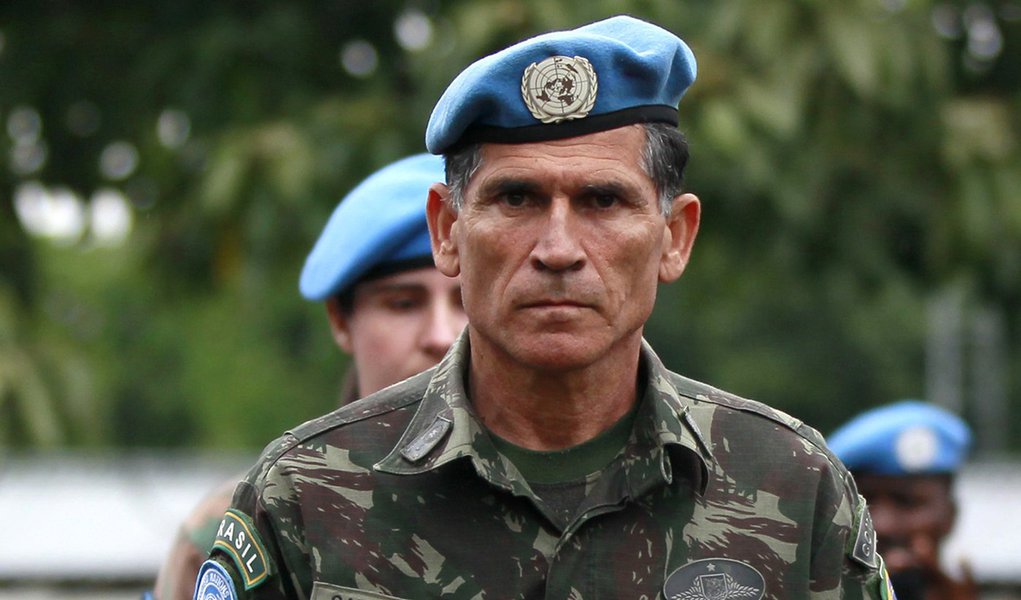 General Santos Cruz diz que não é a melhor hora para manifestações pró-Bolsonaro