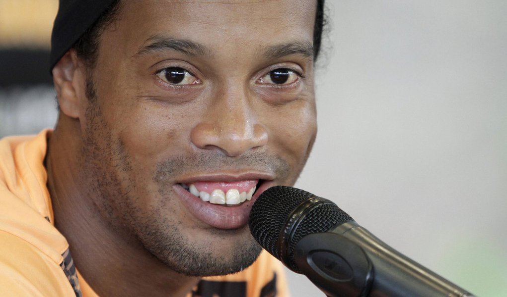 Ronaldinho é alvo de mandado de busca e apreensão