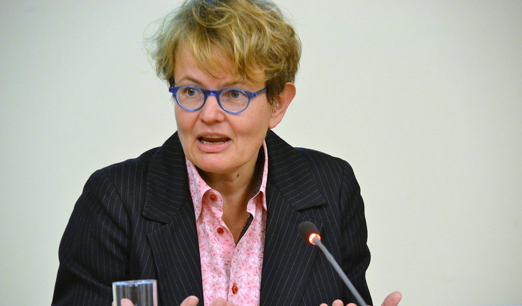 Escola Sem Partido lembra vigilância nazista, diz ministra do Supremo da Alemanha
