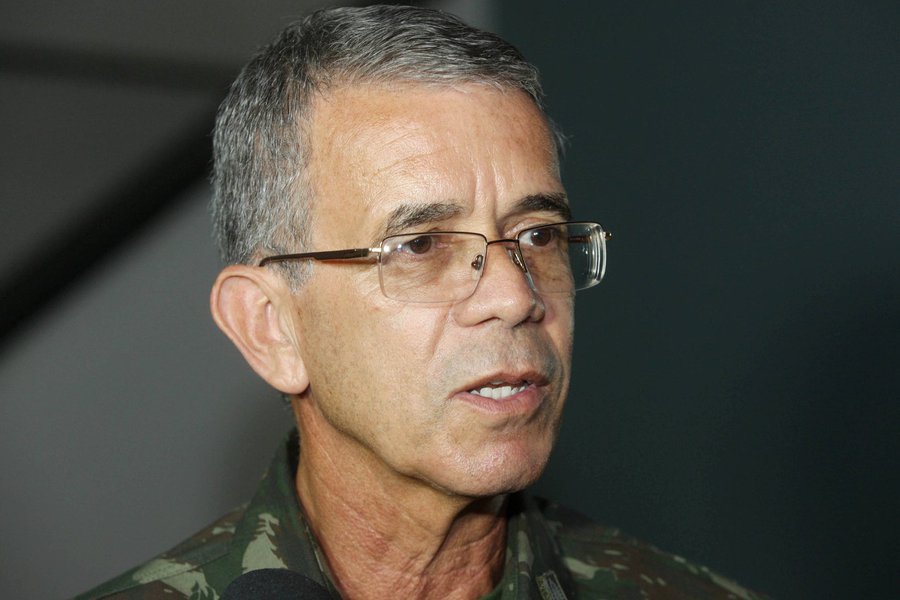 General desiste de cargo e abre crise no governo Bolsonaro