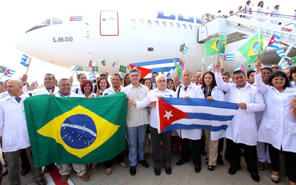 Saída de cubanos do Mais Médicos deixa 24 mi de brasileiros sem atendimento 