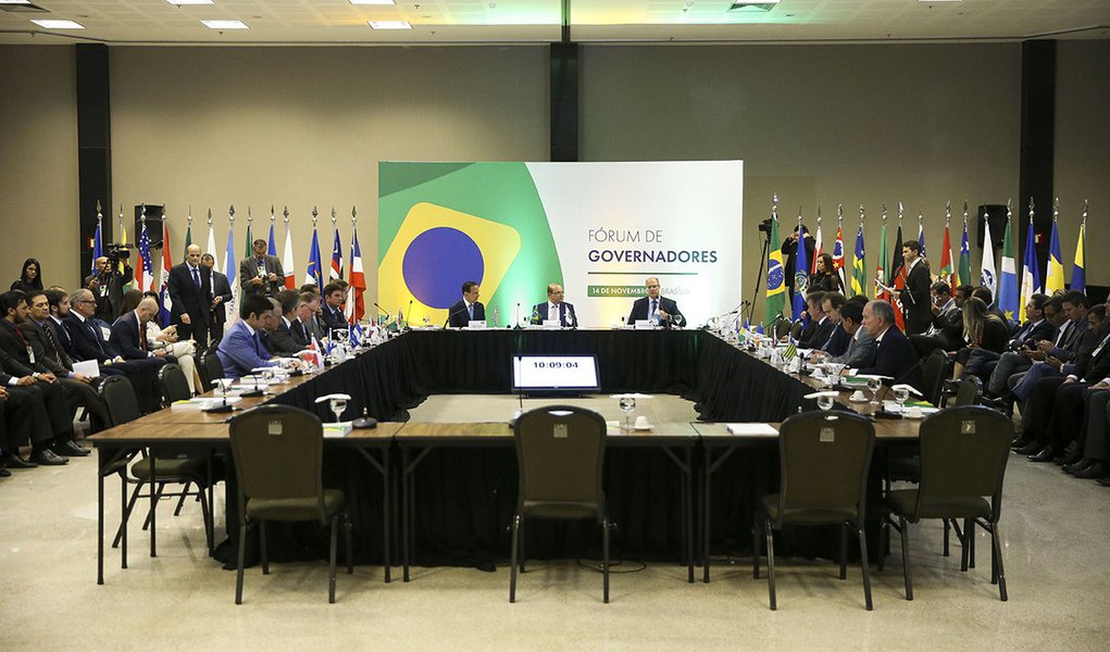 Dias é o único governador do NE em reunião em Brasília