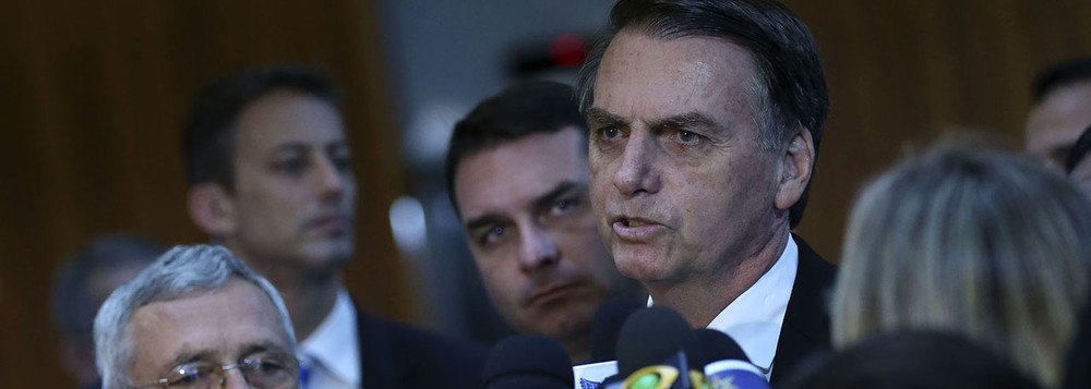 Bolsonaro joga a toalha e diz que reforma da Previdência não sai neste ano