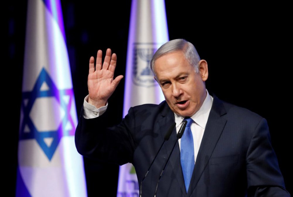Sob pressão, primeiro-ministro de Israel deve perder último aliado e pode cair