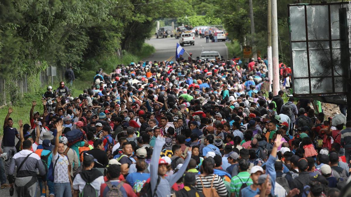 Nova caravana de imigrantes salvadorenhos se forma rumo aos EUA