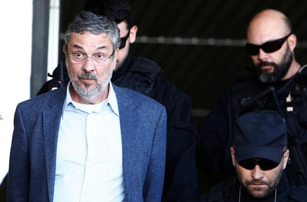 Juiz suspende depoimento de Palocci e diz que defesa de Lula deve ser ouvida