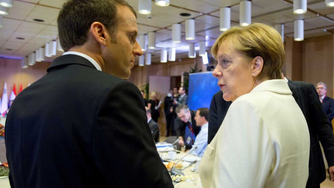 Macron e Merkel defendem multilateralismo em Fórum da Paz; Trump se ausenta