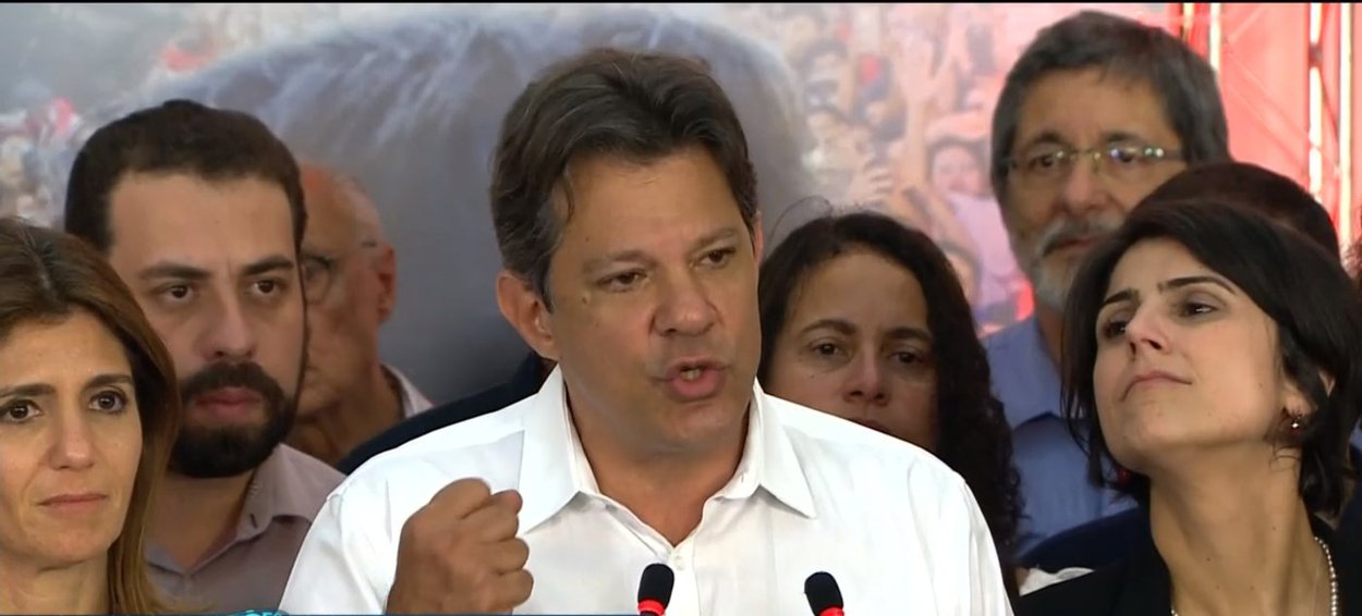 Haddad se apresenta como líder da oposição a Bolsonaro