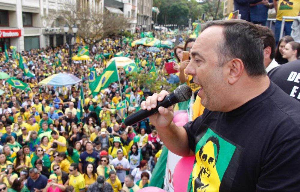 'Farei de novo', diz deputado que usou cota parlamentar para bancar fake news pró-Bolsonaro
