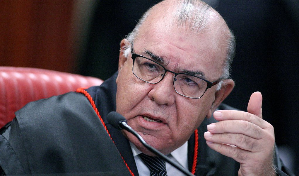 Corregedor da Justiça Eleitoral instaura pedido de inelegibilidade de Bolsonaro