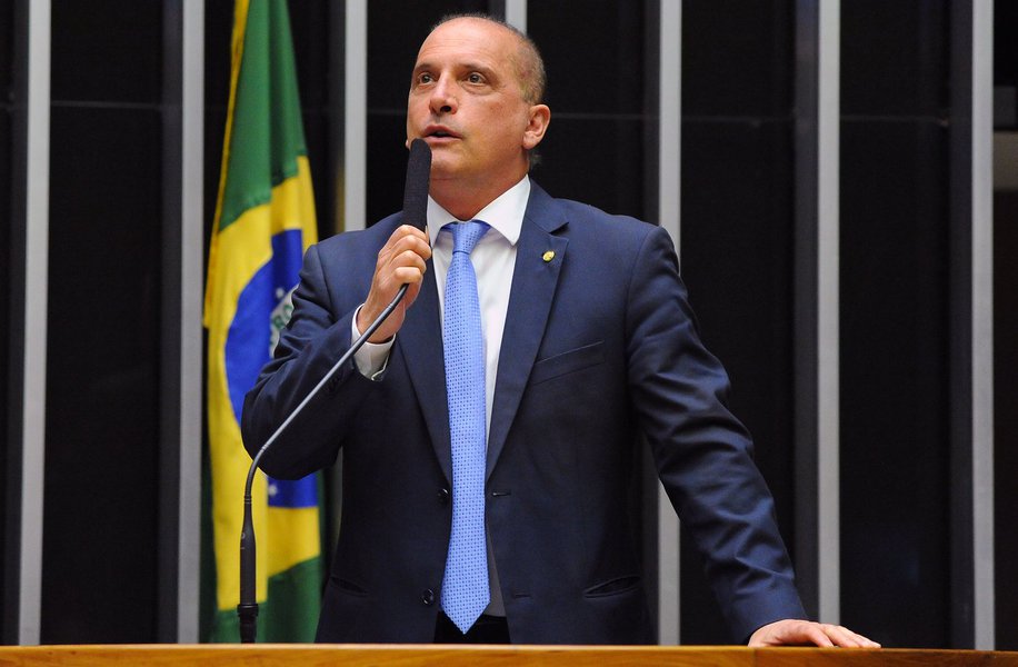 Líder de Bolsonaro promete cortar 25 mil cargos e ‘descobre’ que número é fantasia