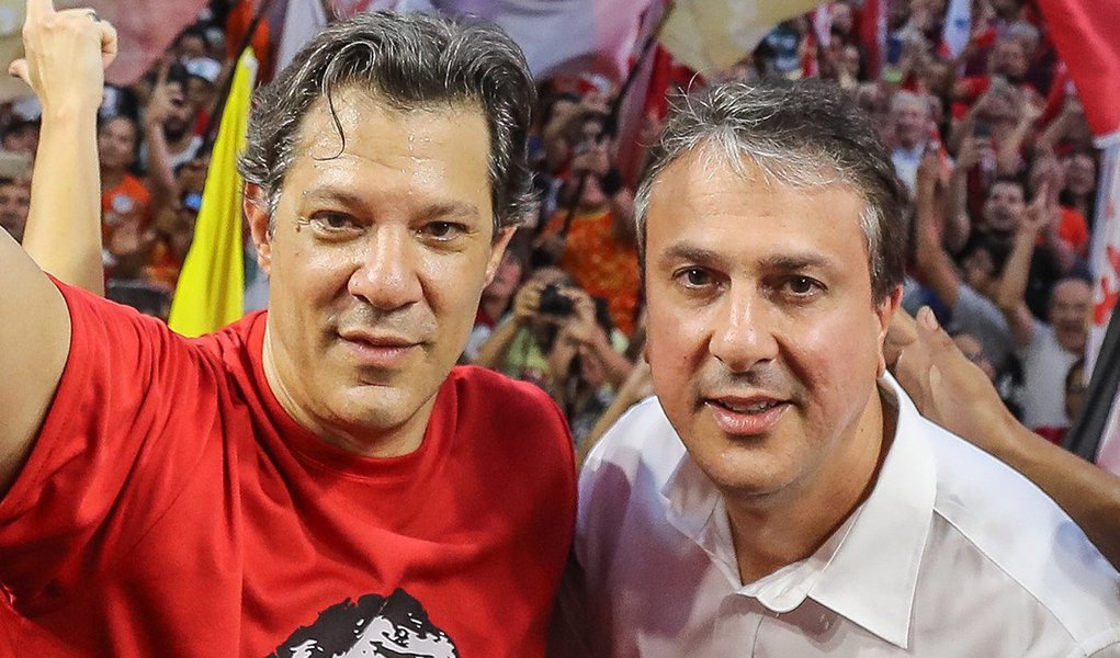 Camilo Santana pede voto para Haddad 'pelo bem do Brasil'