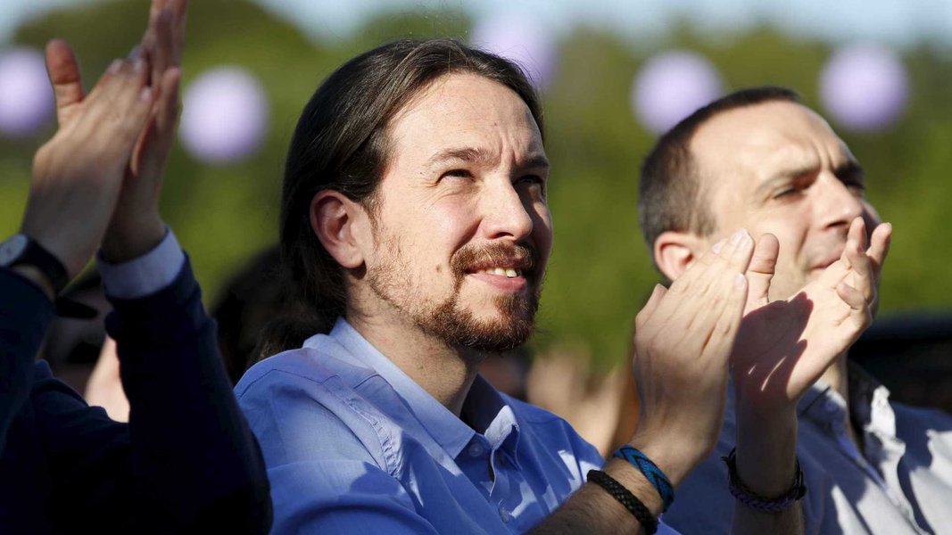 Líder do Podemos: destino da democracia no Brasil está em jogo