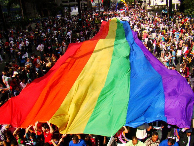 Ministros do Supremo defendem equiparar homofobia a racismo