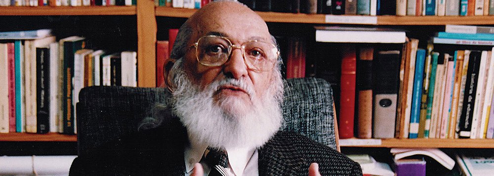 Intolerância e ataques à democracia: a relevância de Paulo Freire e de seu esperançar