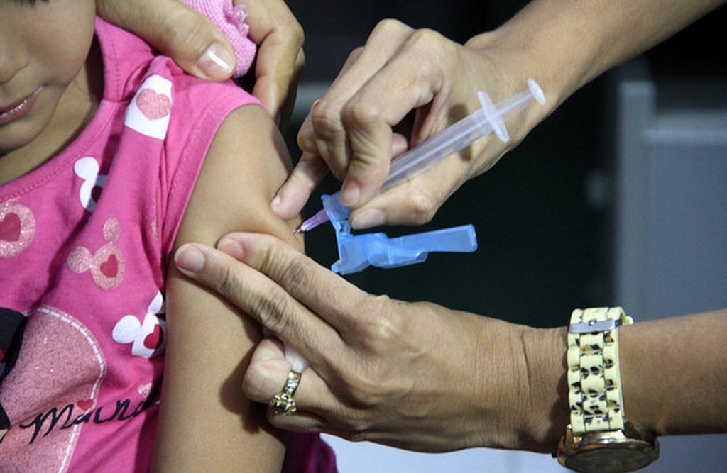 Brasil pode perder certificado de eliminação do sarampo, alerta Opas