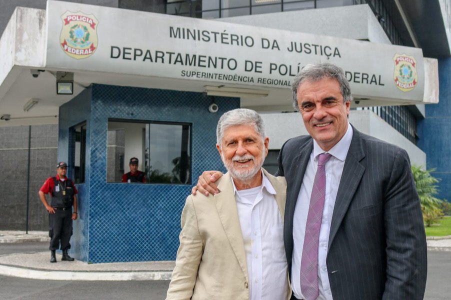 Amorim: Brasil só ficará pacificado quando Lula estiver livre