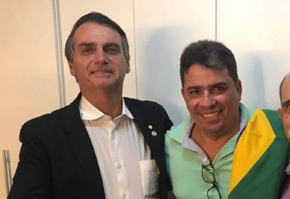 Bolsonaro coloca amigo na chefia da segurança da Petrobras