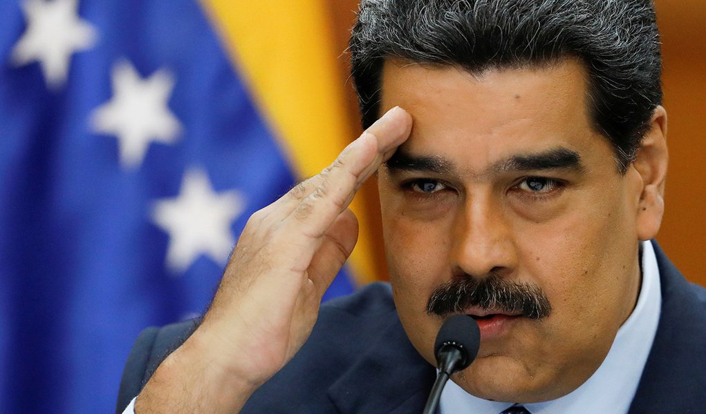 Constestar legitimidade de Maduro é fazer coro com a direita
