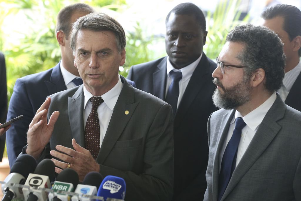 Governo Bolsonaro confirma saída de pacto de migração da ONU