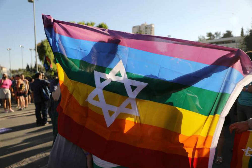 Médicos israelenses são proibidos de praticar cura gay: risco de dano mental