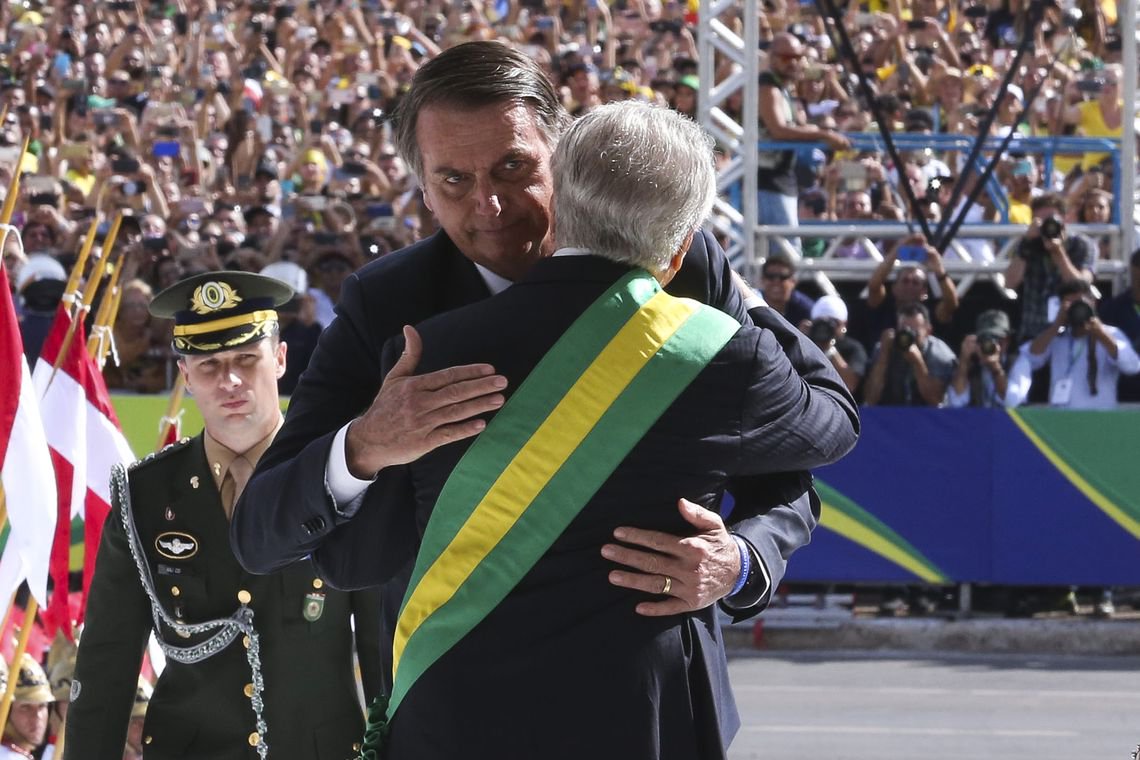 No primeiro decreto,  Bolsonaro fixa o mínimo abaixo do aprovado em orçamento