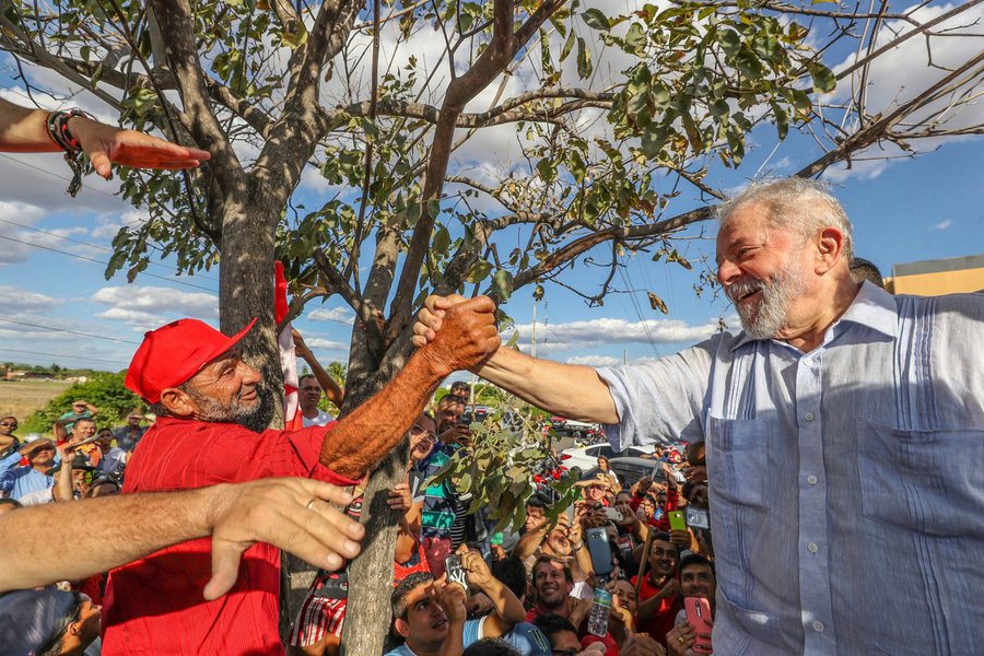 Brito: Lula está soterrado sob a lama do judiciário acanalhado
