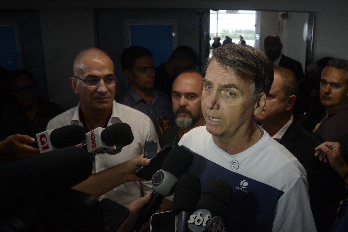 Bolsonaro não revela a conta médica da 'facada'