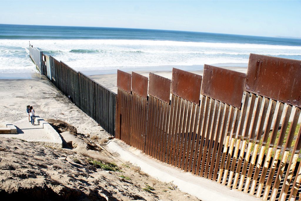 As opções da Casa Branca para financiar muro na fronteira